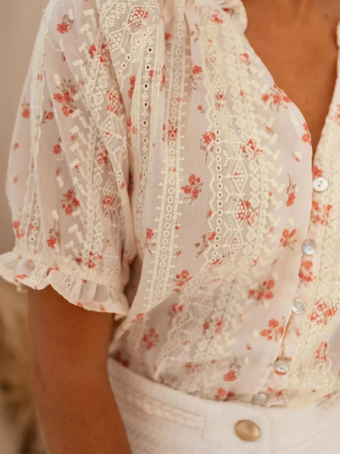 Buena | Blusa floral con encanto veraniego